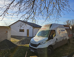 Zateplení stropu dřevostavby pomocí foukané izolace